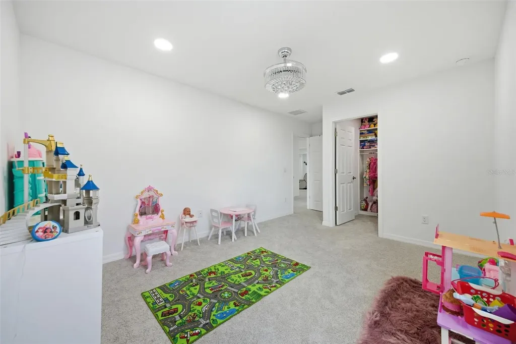7792 Notched Pine Bend Wesley Chapel FL 33545