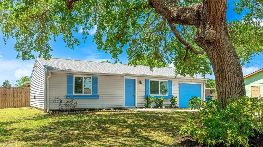 2237 Lockwood Meadows Circle Sarasota FL 34234