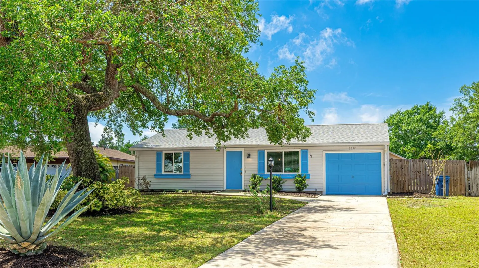 2237 Lockwood Meadows Circle Sarasota FL 34234