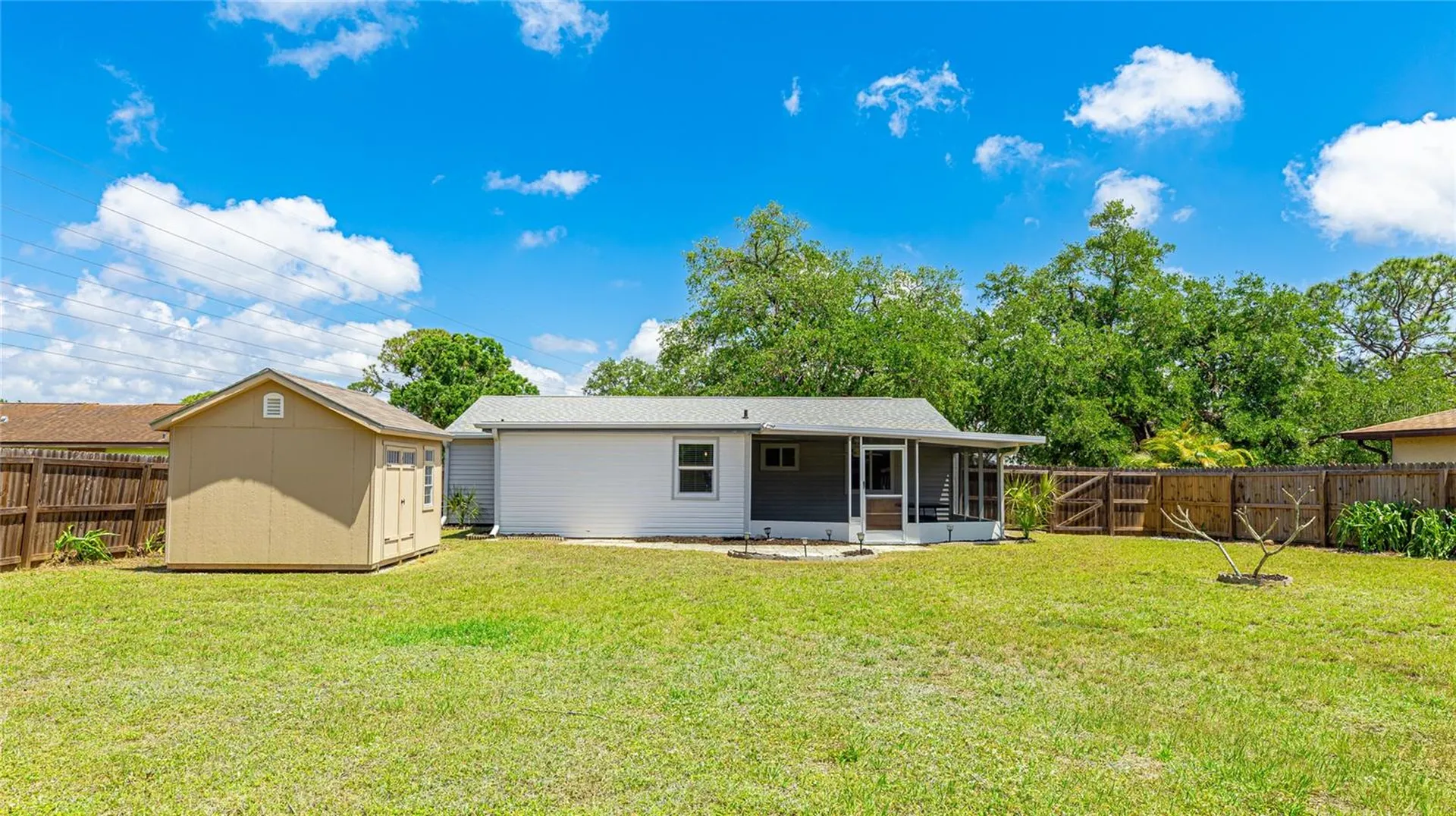 2237 Lockwood Meadows Circle Sarasota FL 34234