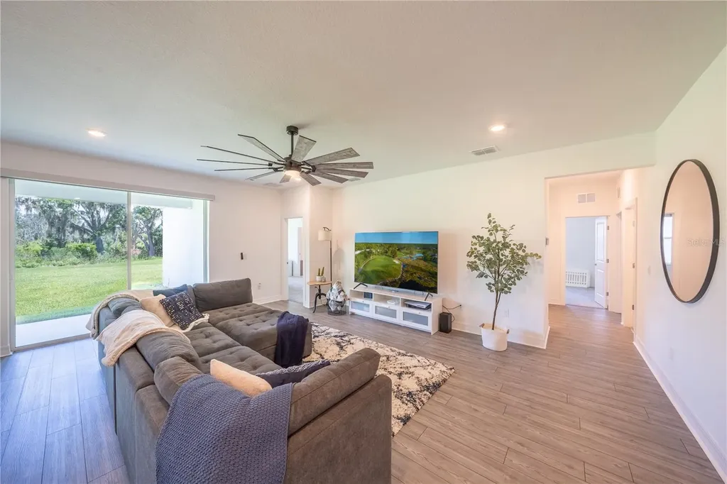 3818 N Maryland Avenue Plant City FL 33565