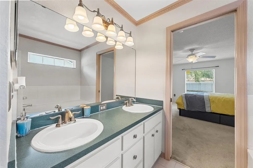 127 Winston Manor Circle Seffner FL 33584