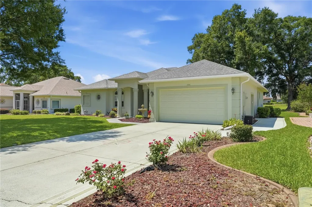 5453 Grove Manor Lady Lake FL 32159