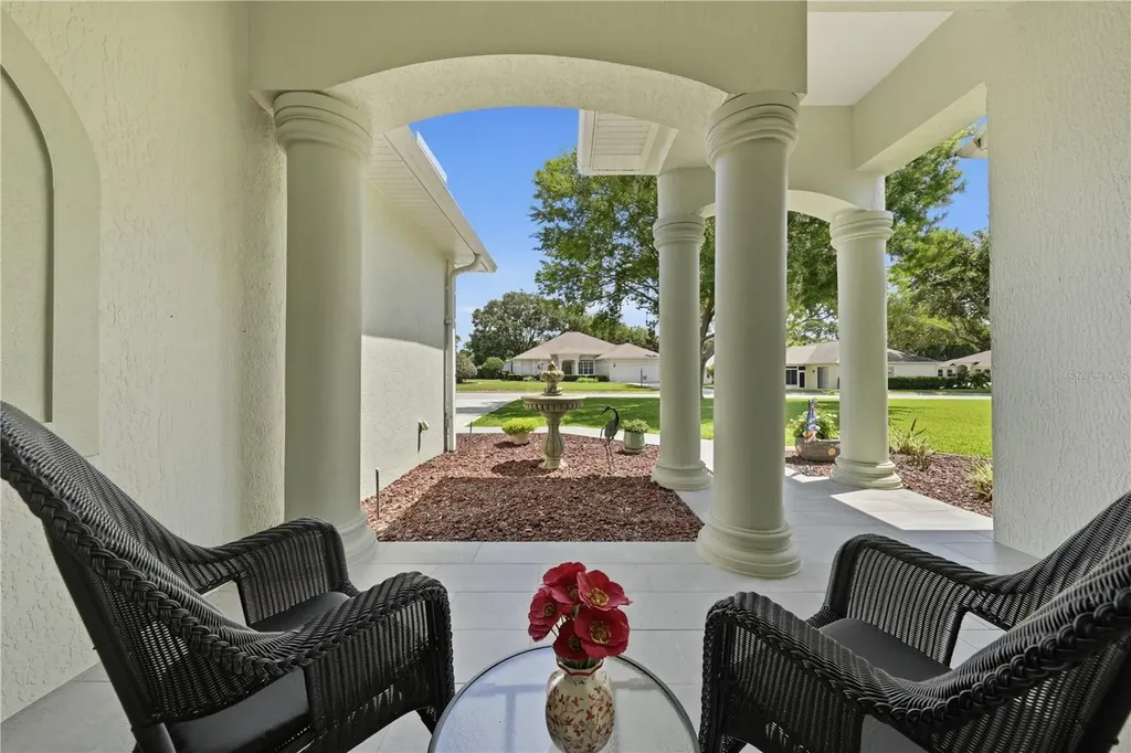 5453 Grove Manor Lady Lake FL 32159