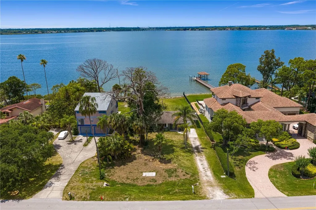 506 Shore Drive E Oldsmar FL 34677