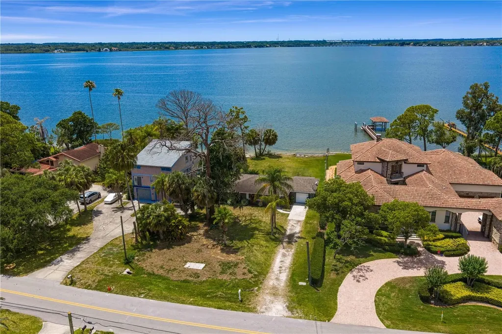 506 Shore Drive E Oldsmar FL 34677