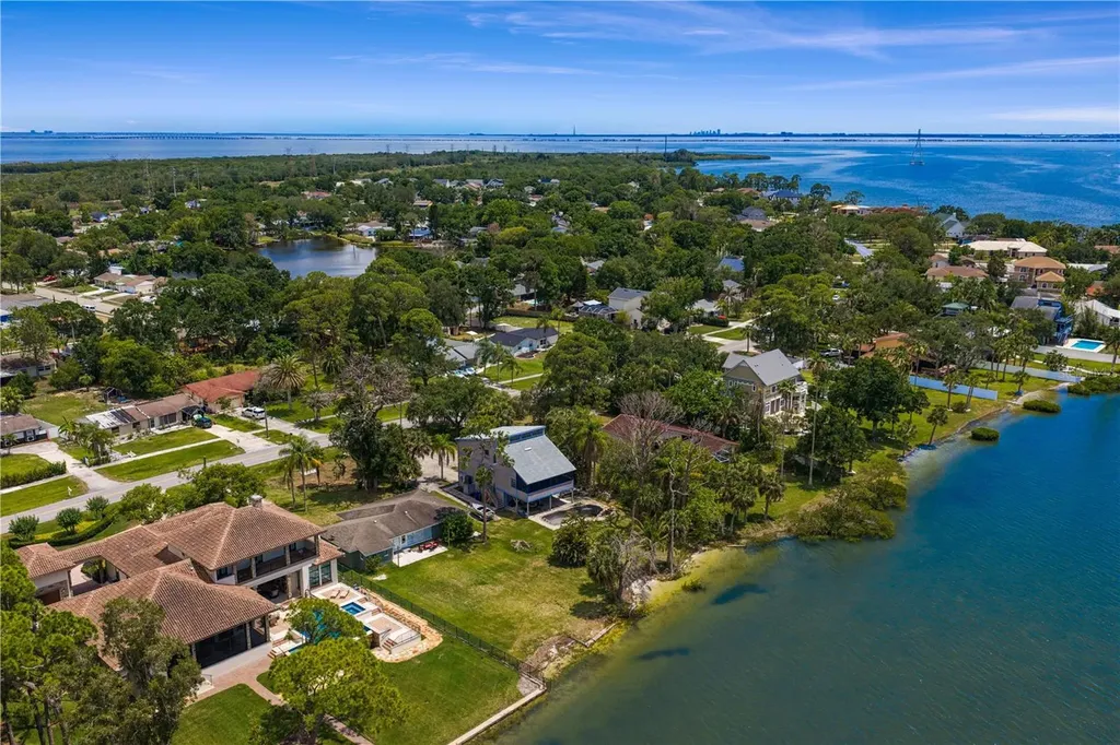 506 Shore Drive E Oldsmar FL 34677