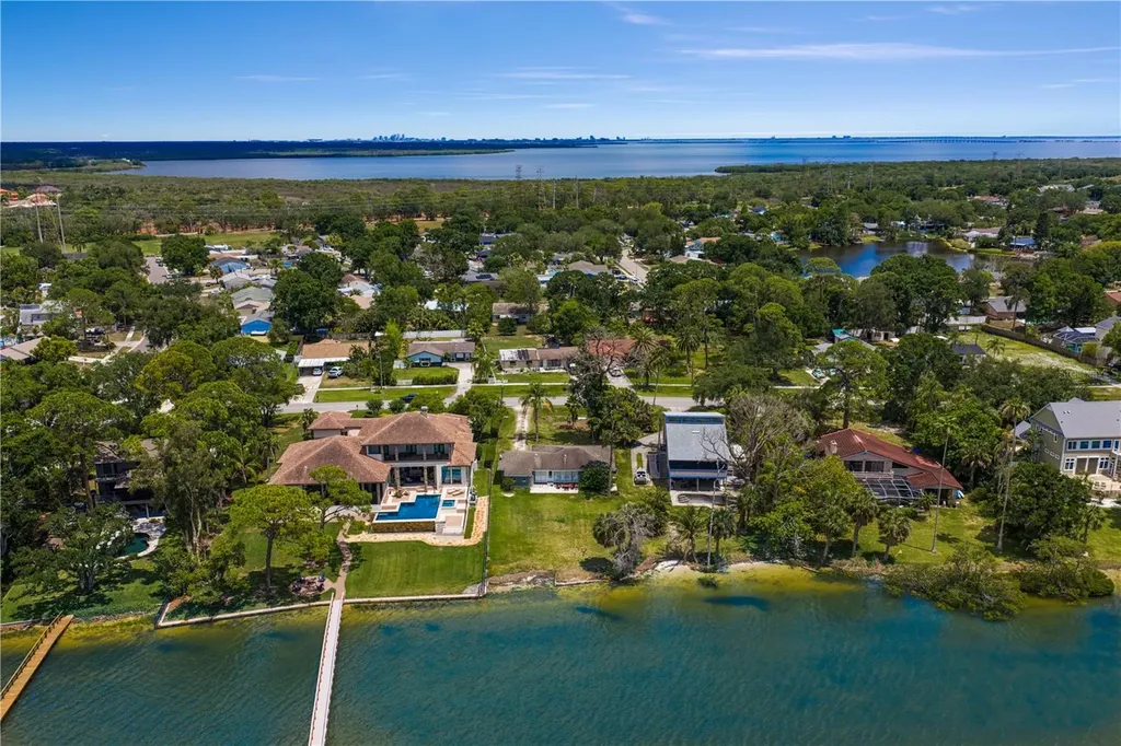 506 Shore Drive E Oldsmar FL 34677