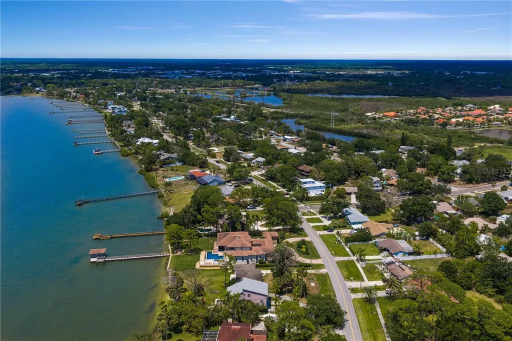 506 Shore Drive E Oldsmar FL 34677