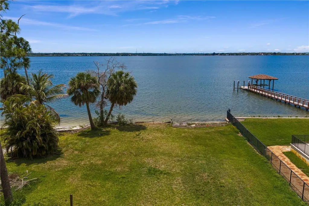 506 Shore Drive E Oldsmar FL 34677