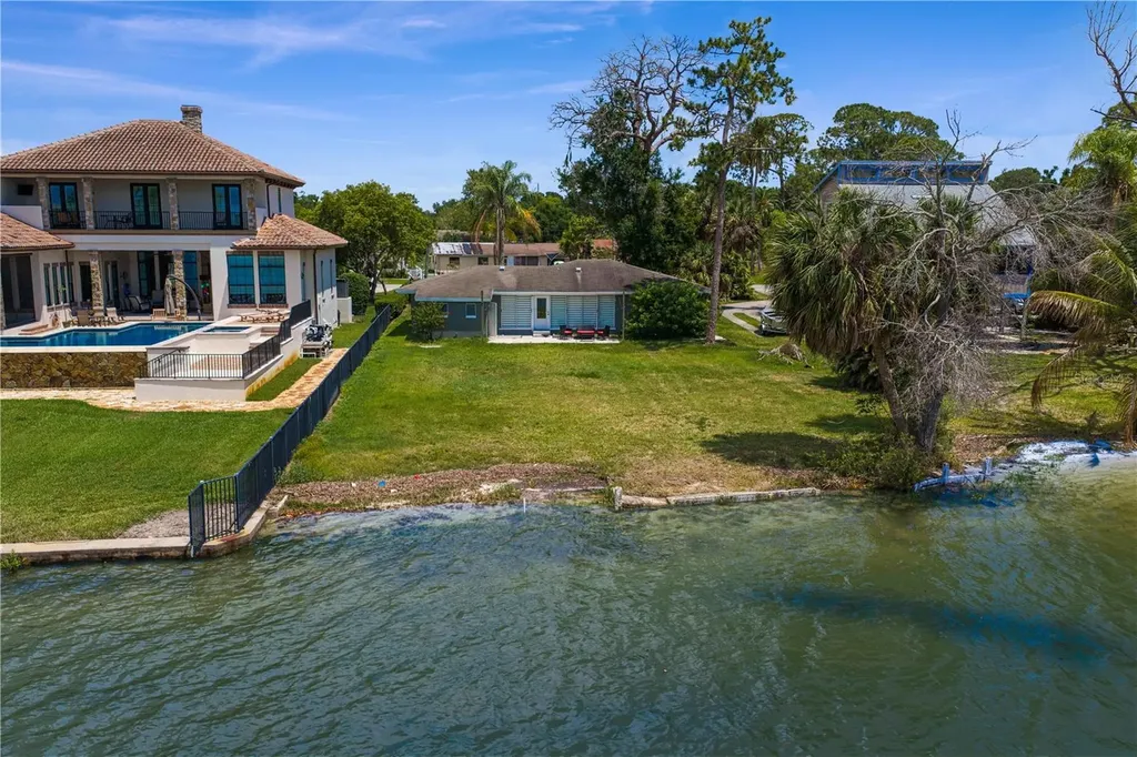 506 Shore Drive E Oldsmar FL 34677