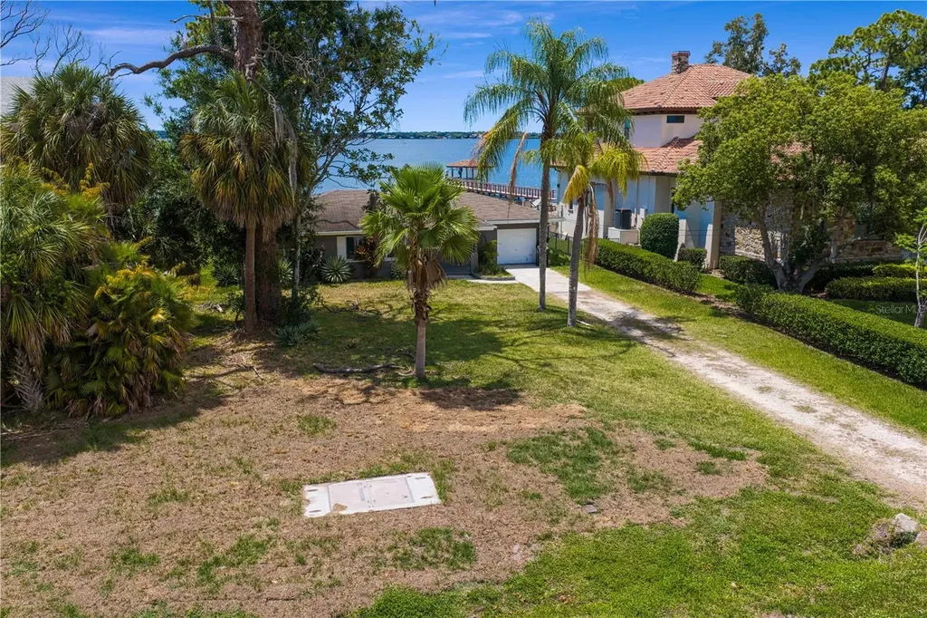 506 Shore Drive E Oldsmar FL 34677