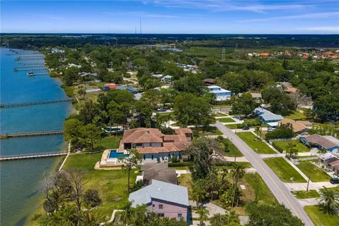 506 Shore Drive E Oldsmar FL 34677