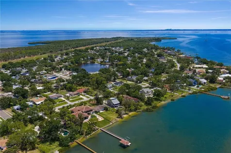 506 Shore Drive E Oldsmar FL 34677
