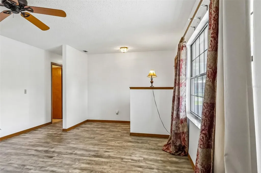 931 Cr 457a Lake Panasoffkee FL 33538