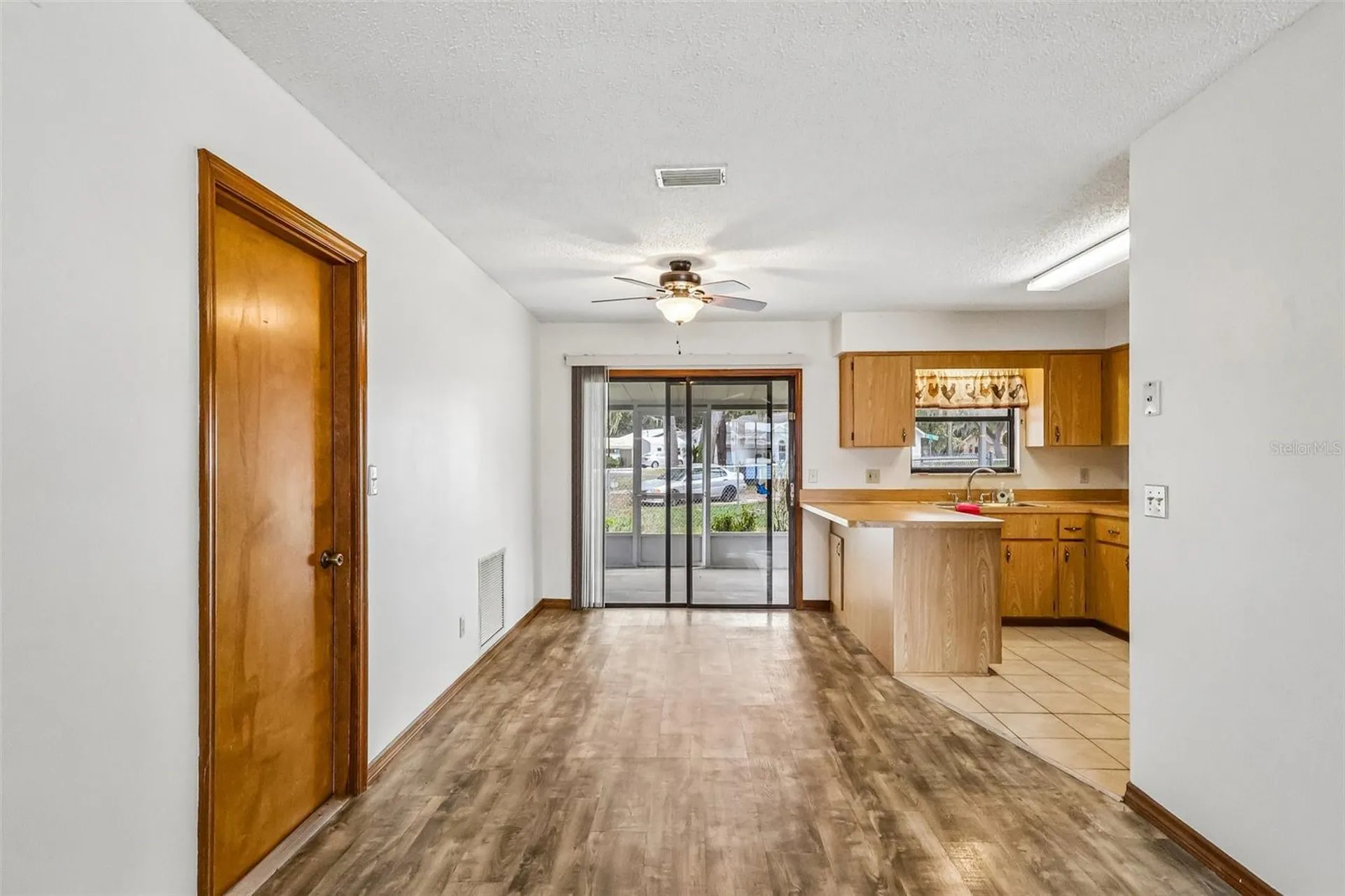 931 Cr 457a Lake Panasoffkee FL 33538