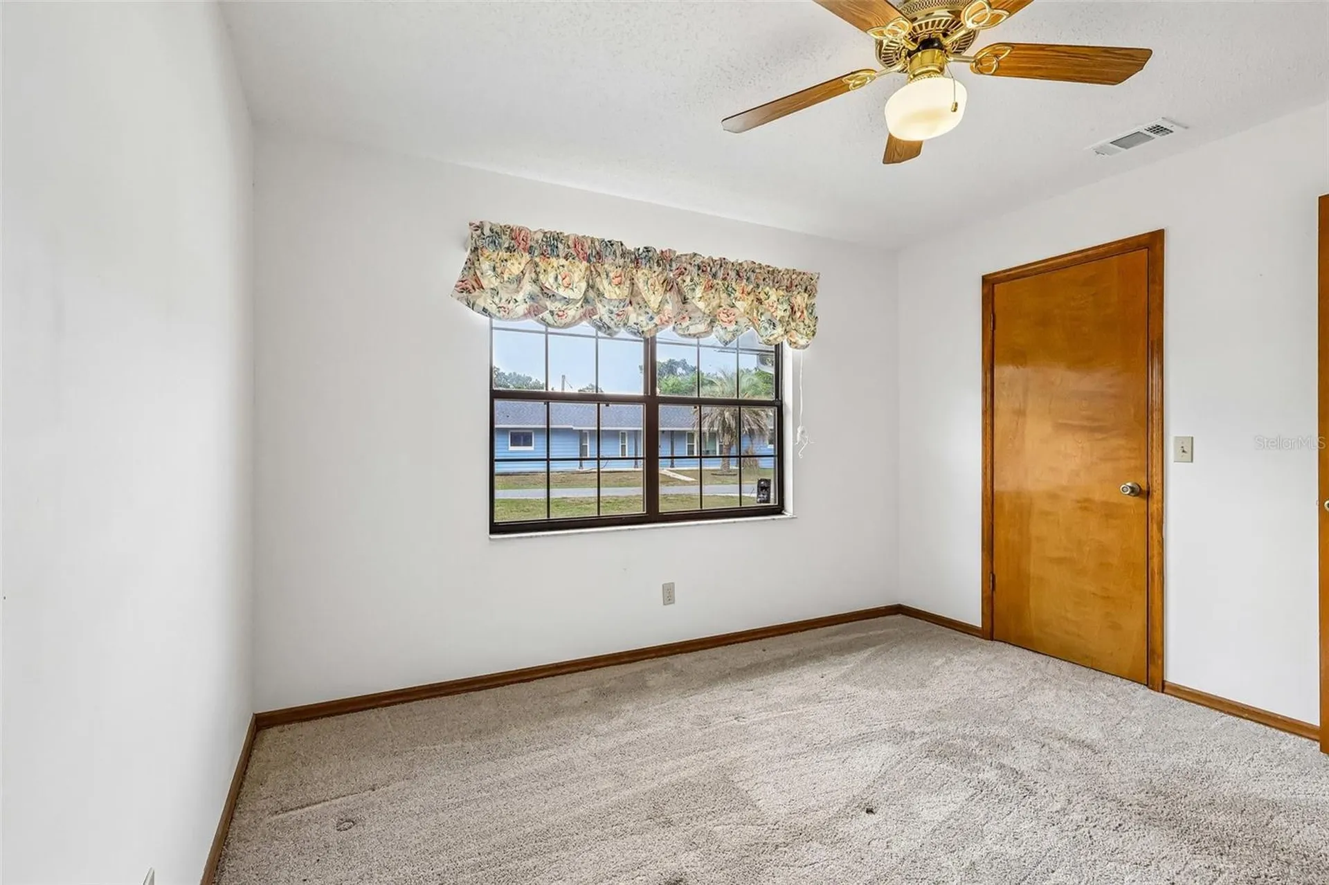 931 Cr 457a Lake Panasoffkee FL 33538