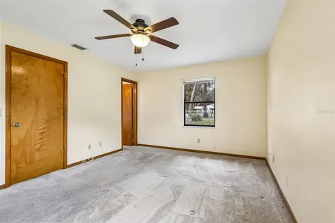 931 Cr 457a Lake Panasoffkee FL 33538