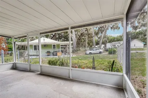 931 Cr 457a Lake Panasoffkee FL 33538