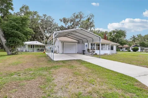 931 Cr 457a Lake Panasoffkee FL 33538