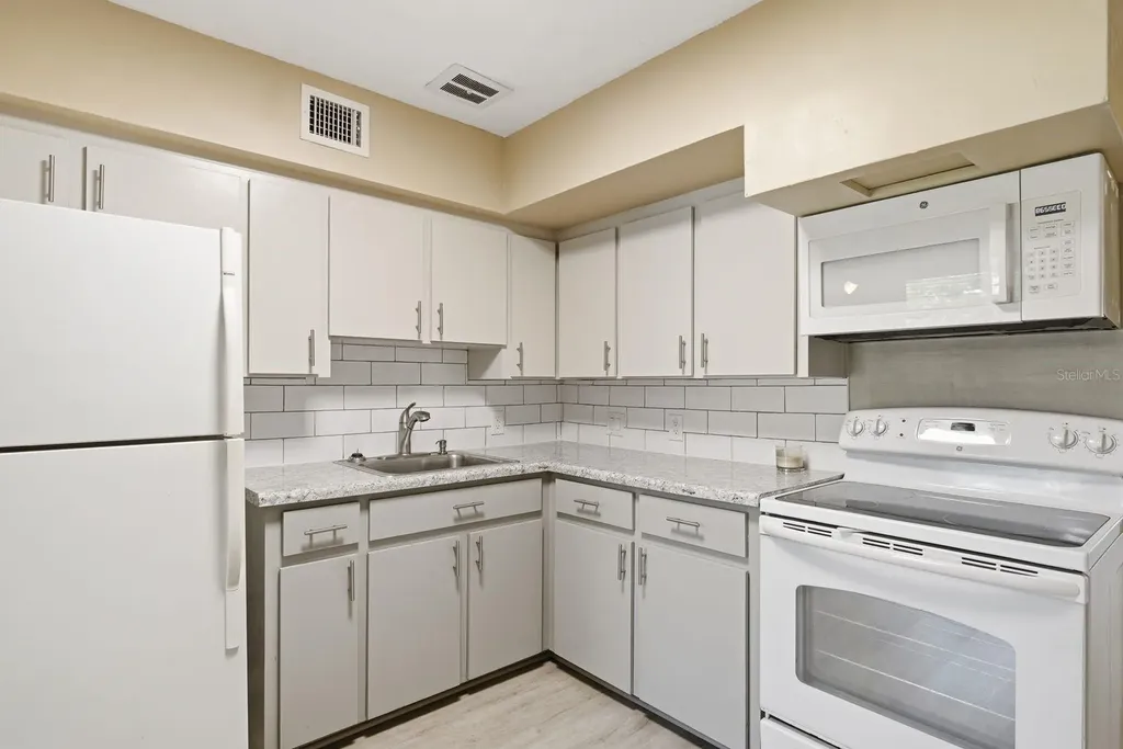 2451 Canadian Way Clearwater FL 33763