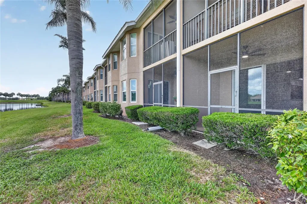 915 Fairwaycove Lane Bradenton FL 34212