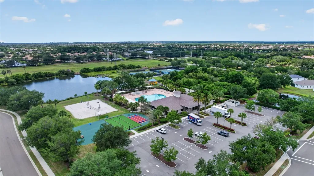 915 Fairwaycove Lane Bradenton FL 34212