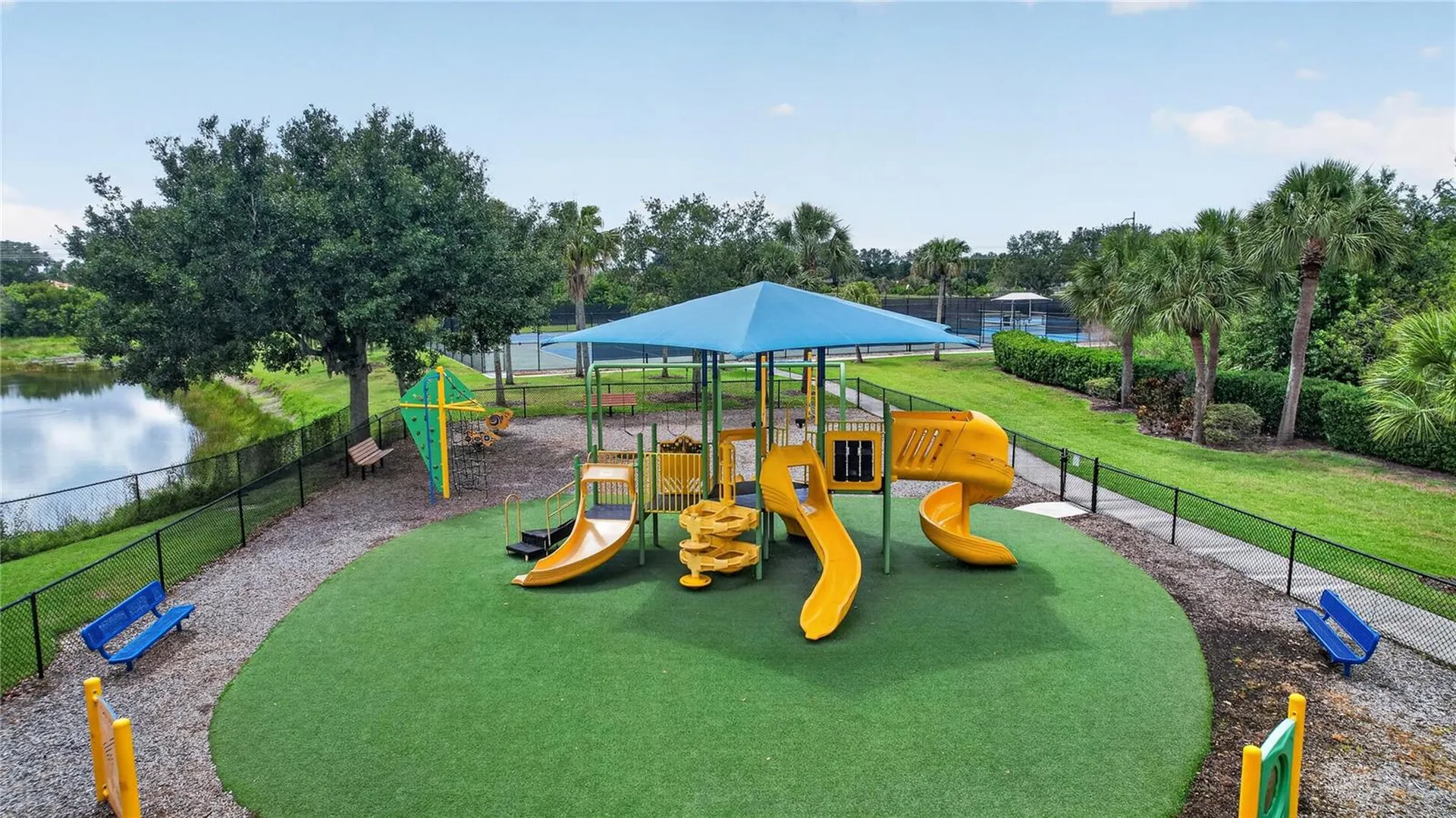 915 Fairwaycove Lane Bradenton FL 34212