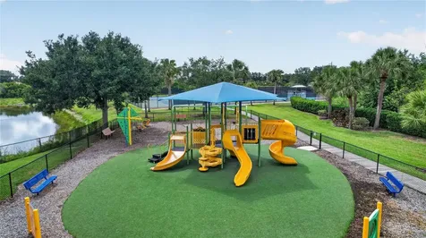 915 Fairwaycove Lane Bradenton FL 34212