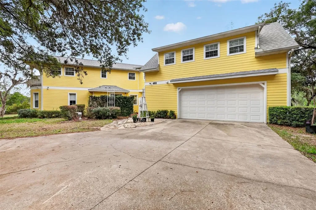 493 Malauka Loop Ocklawaha FL 32179