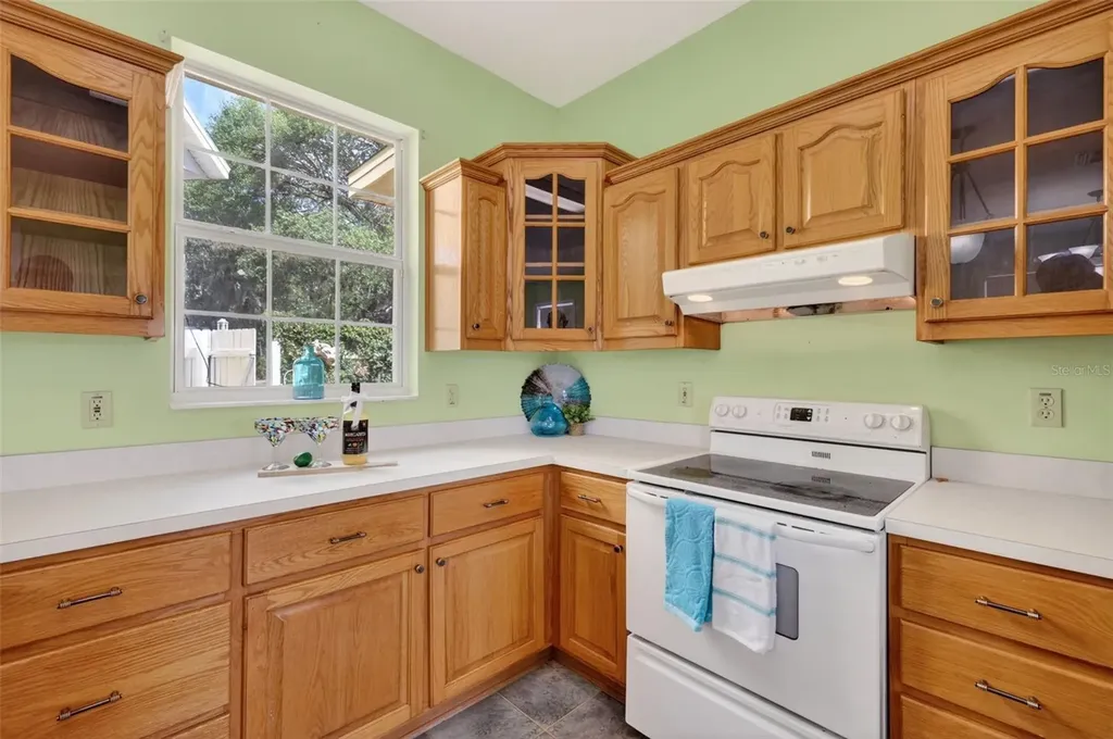 493 Malauka Loop Ocklawaha FL 32179