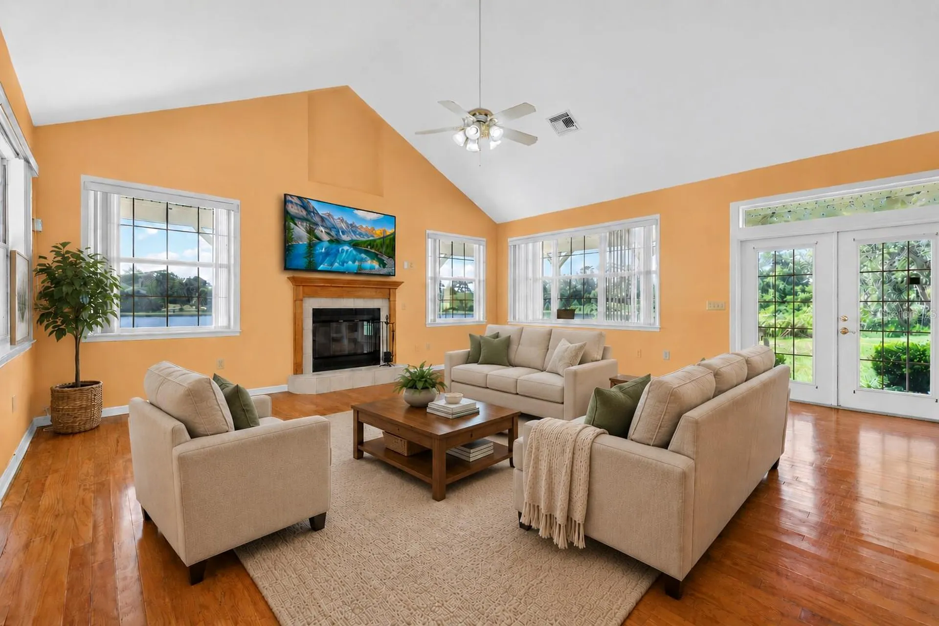 493 Malauka Loop Ocklawaha FL 32179
