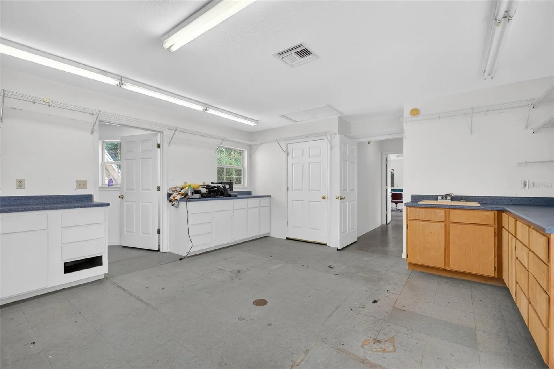 493 Malauka Loop Ocklawaha FL 32179