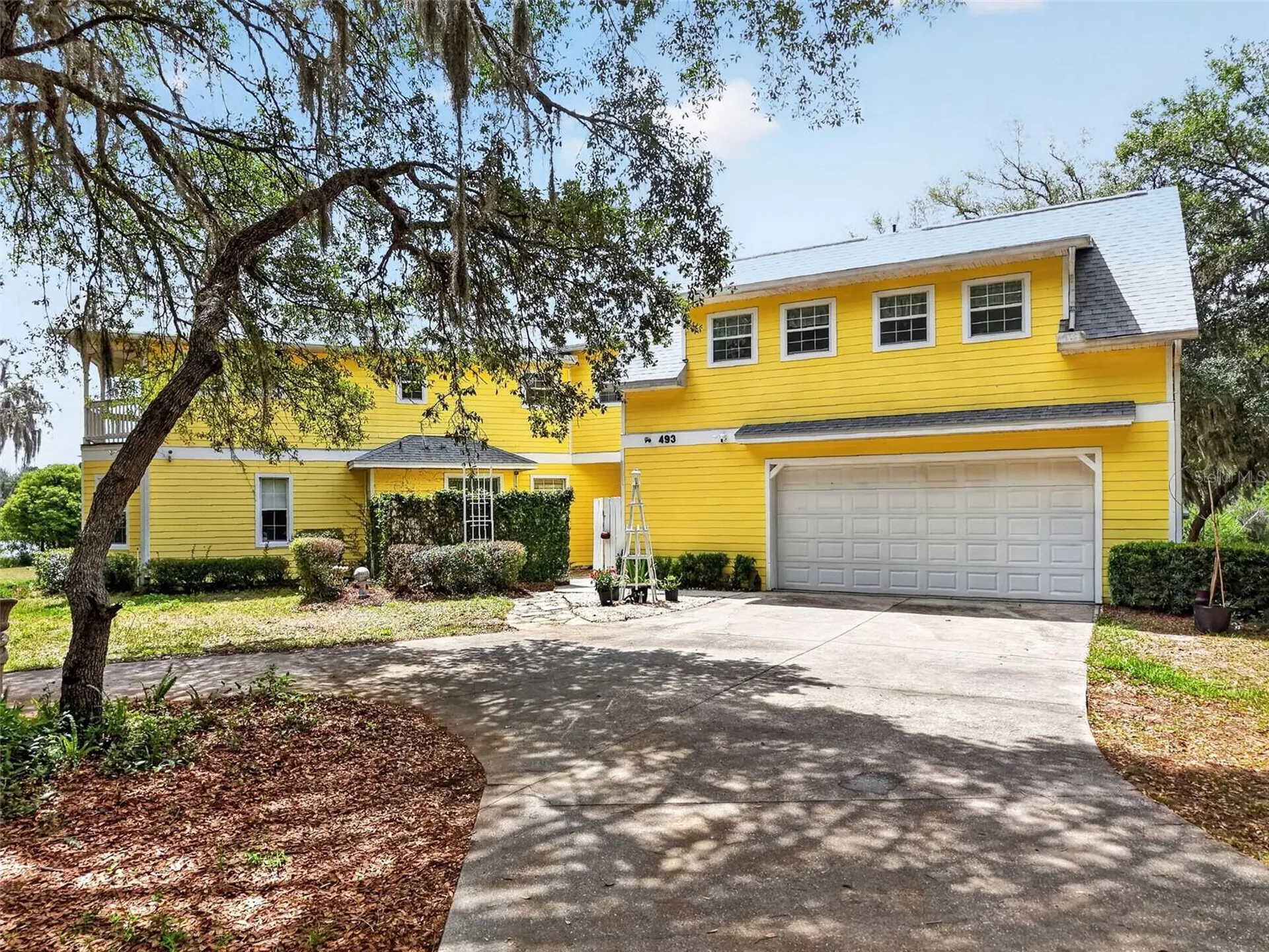 493 Malauka Loop Ocklawaha FL 32179