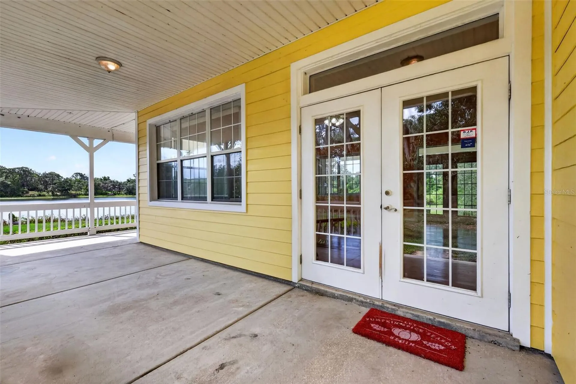 493 Malauka Loop Ocklawaha FL 32179