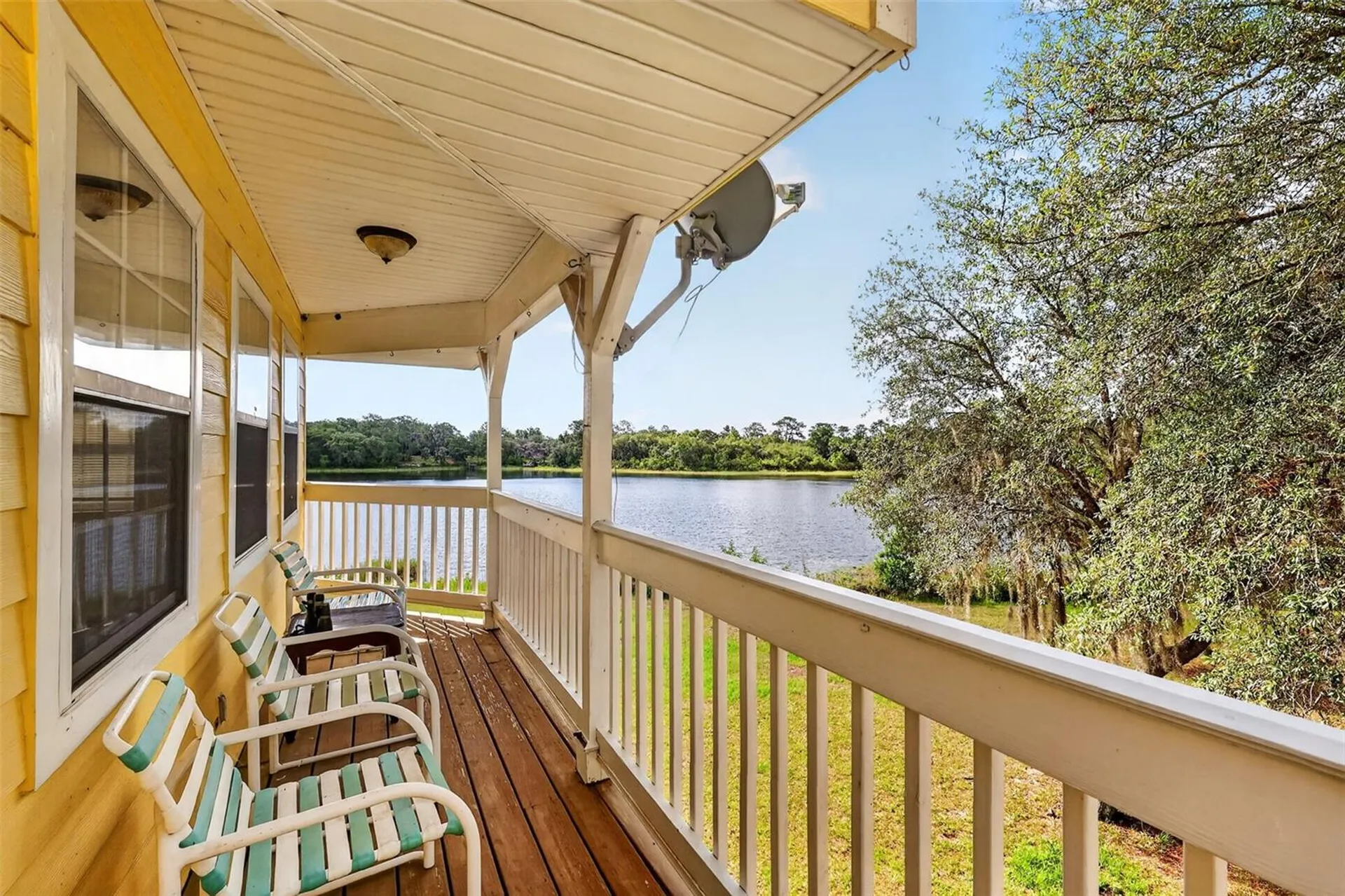 493 Malauka Loop Ocklawaha FL 32179