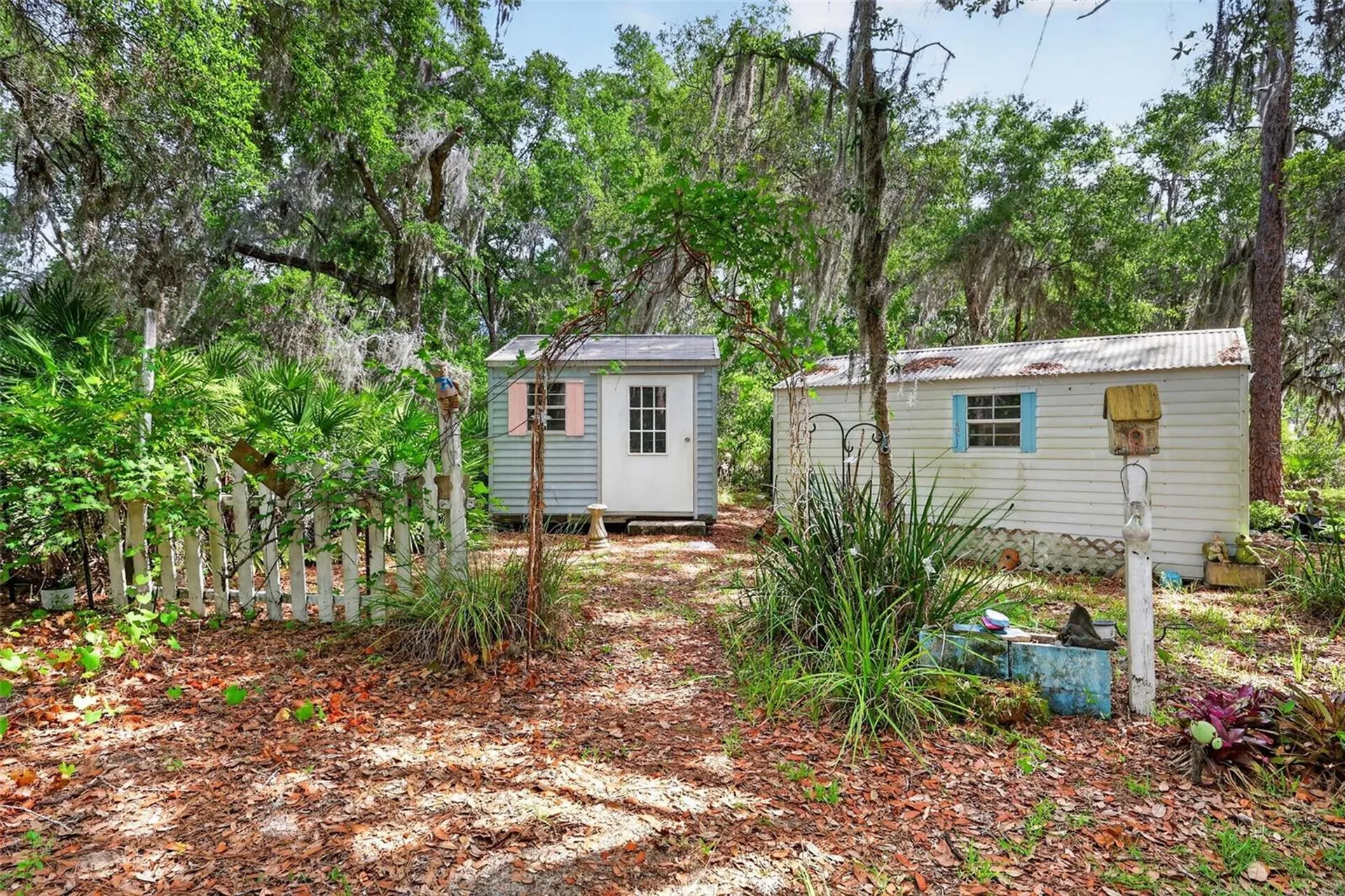 493 Malauka Loop Ocklawaha FL 32179