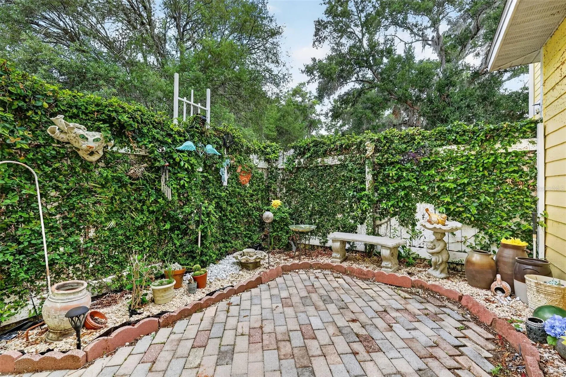 493 Malauka Loop Ocklawaha FL 32179