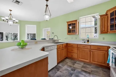 493 Malauka Loop Ocklawaha FL 32179