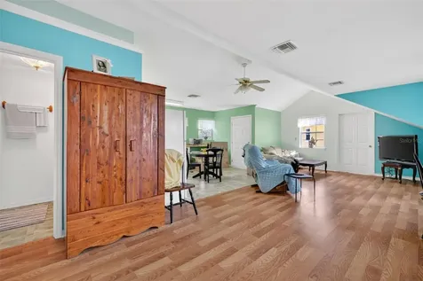 493 Malauka Loop Ocklawaha FL 32179