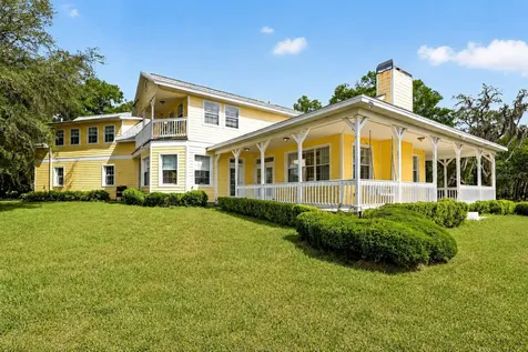 493 Malauka Loop Ocklawaha FL 32179