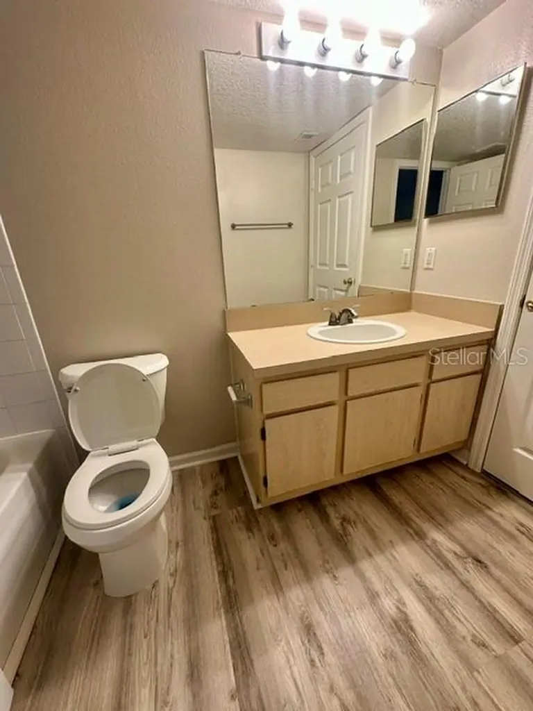725 Crest Pines Drive Orlando FL 32828