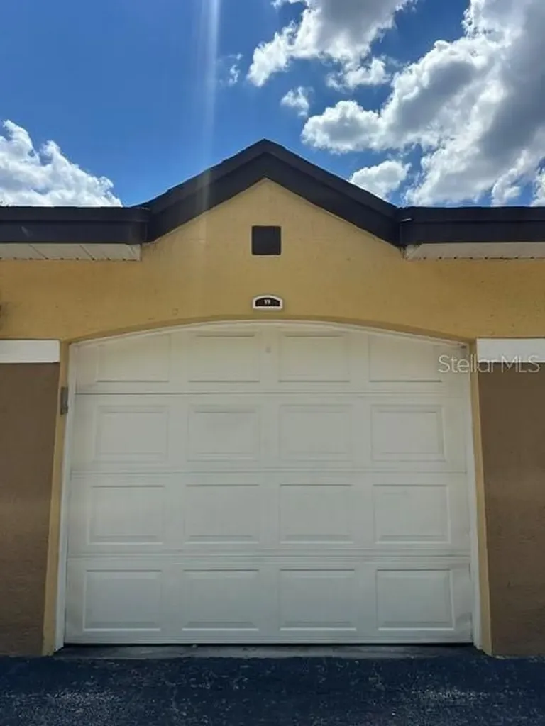 725 Crest Pines Drive Orlando FL 32828
