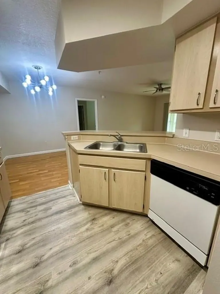 725 Crest Pines Drive Orlando FL 32828