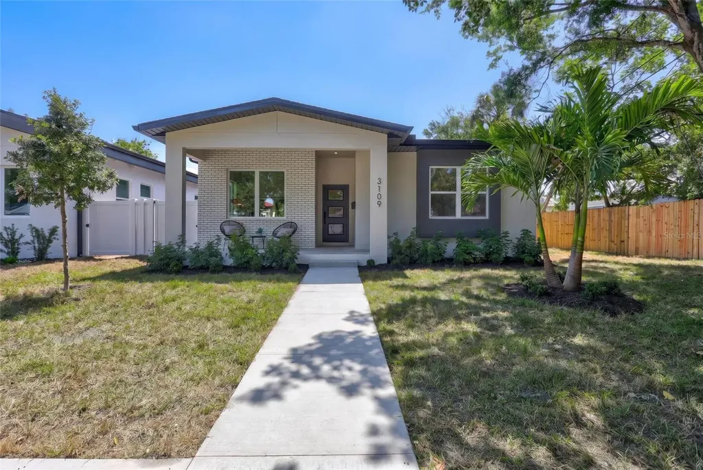 3109 Queen Street N St Petersburg FL 33713