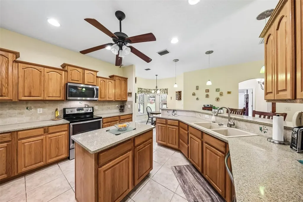 19200 Lake Swatara Drive Eustis FL 32736