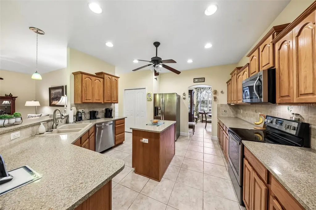 19200 Lake Swatara Drive Eustis FL 32736