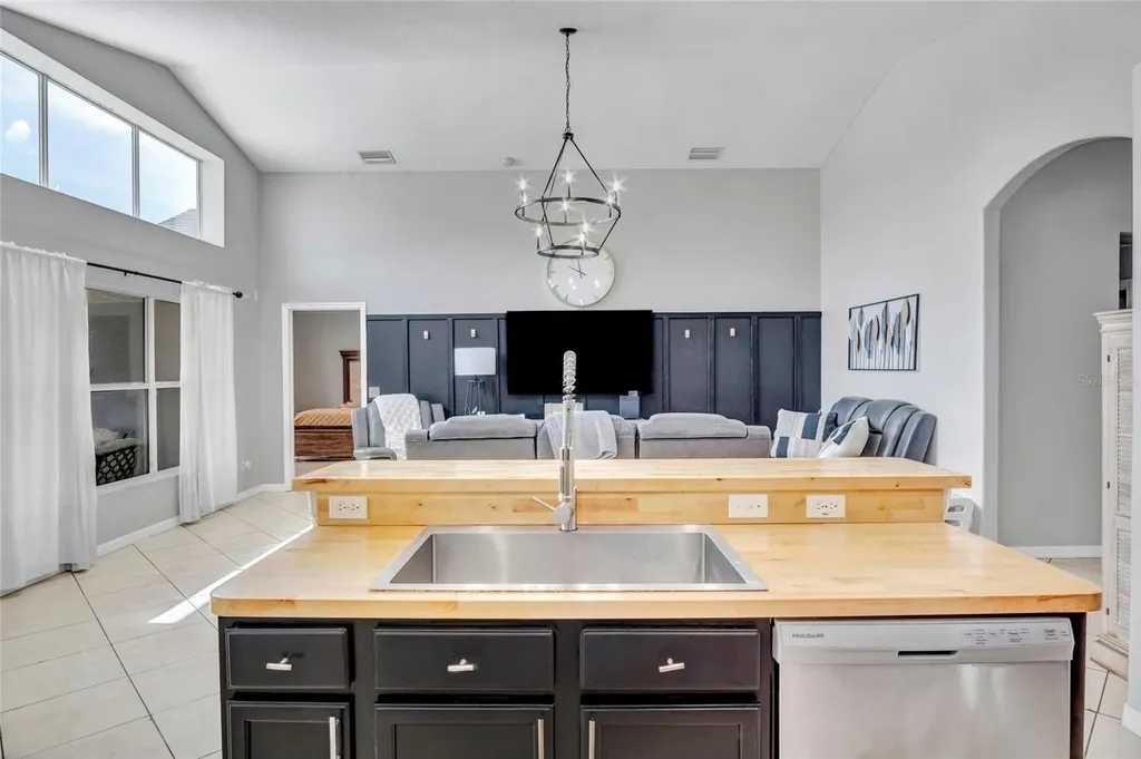 8335 Adele Road Lakeland FL 33810