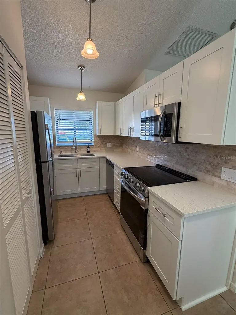 2926 63rd Street W Bradenton FL 34209