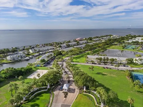 5110 Coquina Key Drive SE St Petersburg FL 33705